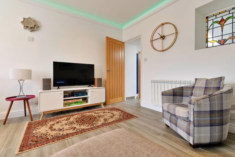 Communal lounge/ TV room, Living room