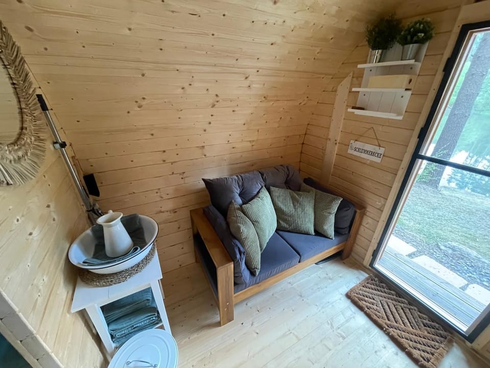 Netradiční ubytování ve dvou dřevěných sudech pro až 8 osob Luxury tent in South Bohemian Region