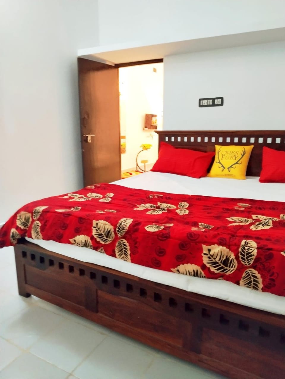 Comfortable 3BHK, 5 km Rock Beach ELLITA House in Puducherry