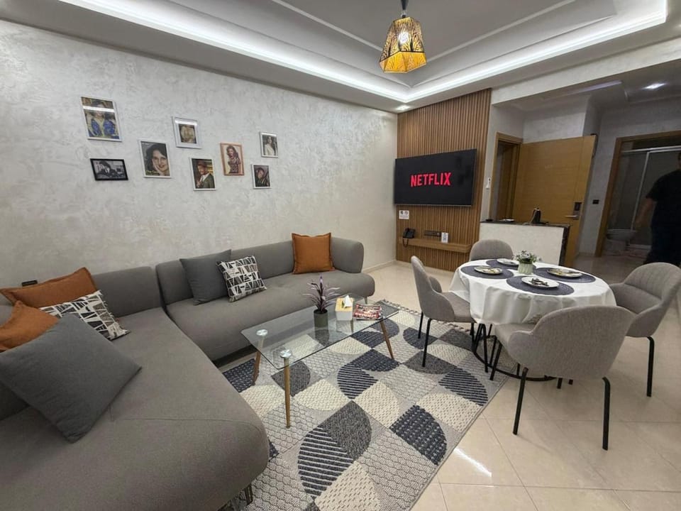 Luxury 2BR King Bed WiFi Parking Heart of Agadir Apartment in Agadir