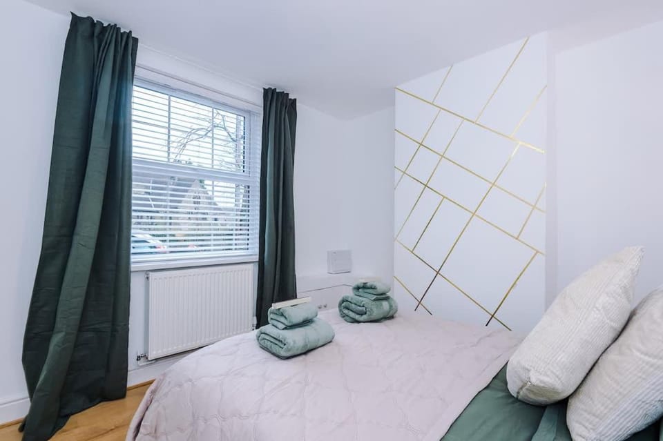 Bright & Charming Home in Hartford Sleeps 8 House in Northwich