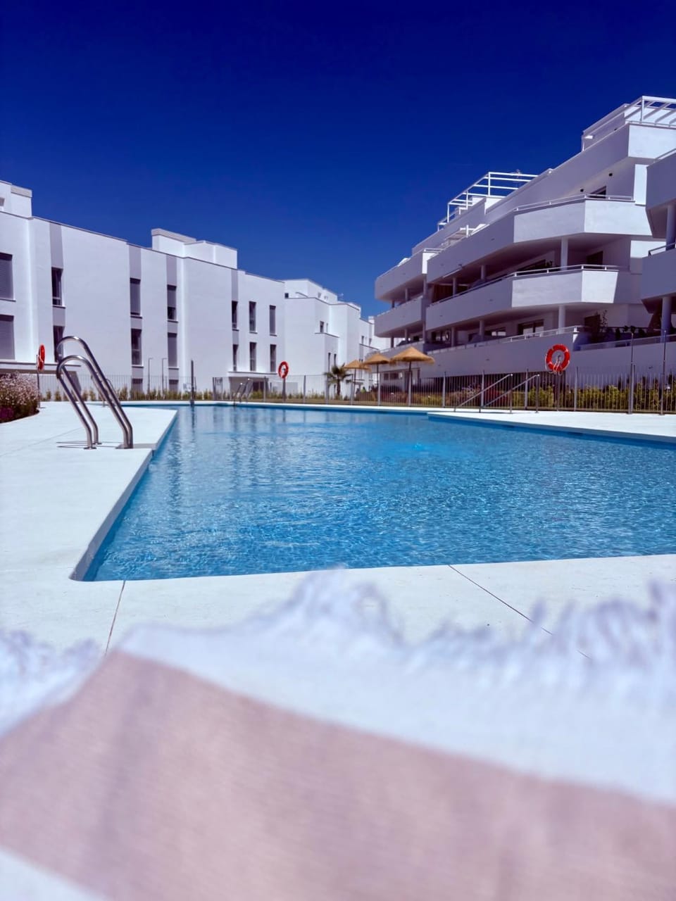Estepona omgeving 3 slpk appartement met prachtig berg en zeezicht Apartment in Costa del Sol