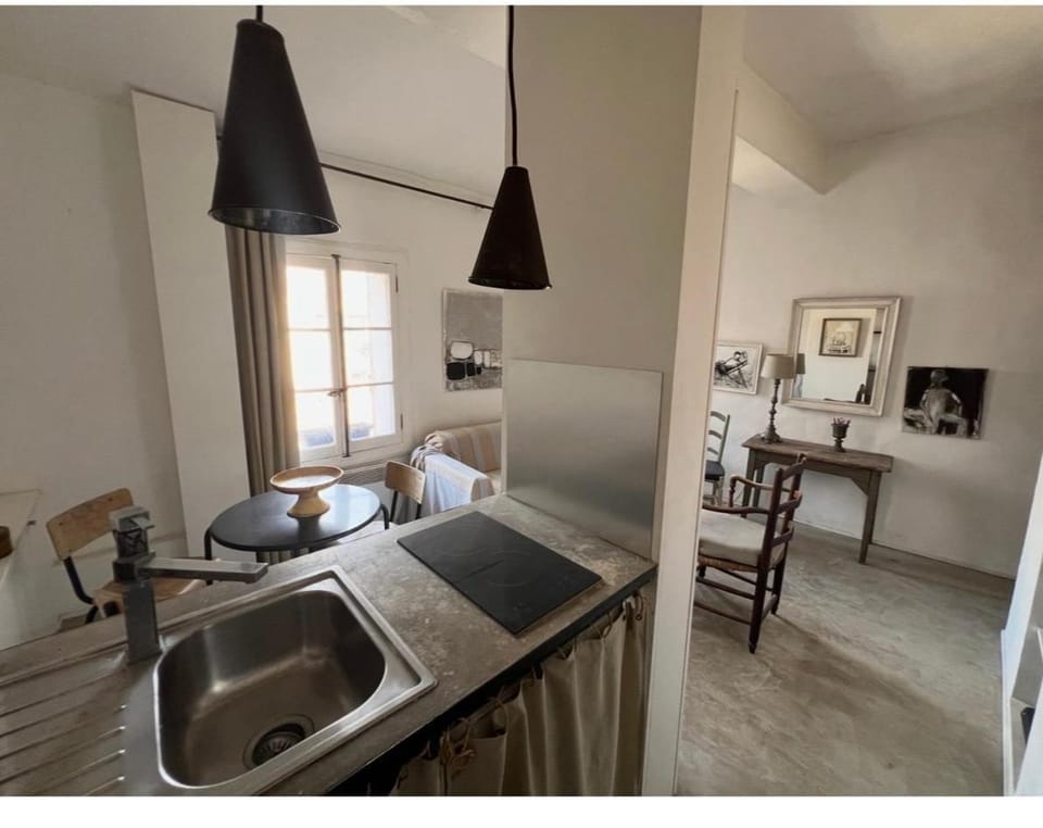 Charming air-conditioned cocoon in the Historic Center of Sète Apartment in Occitanie