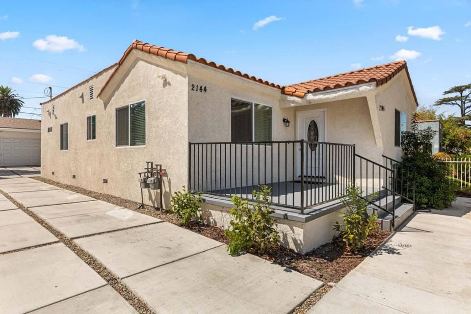 Spacious LA home near FIFA stadium House in Inglewood