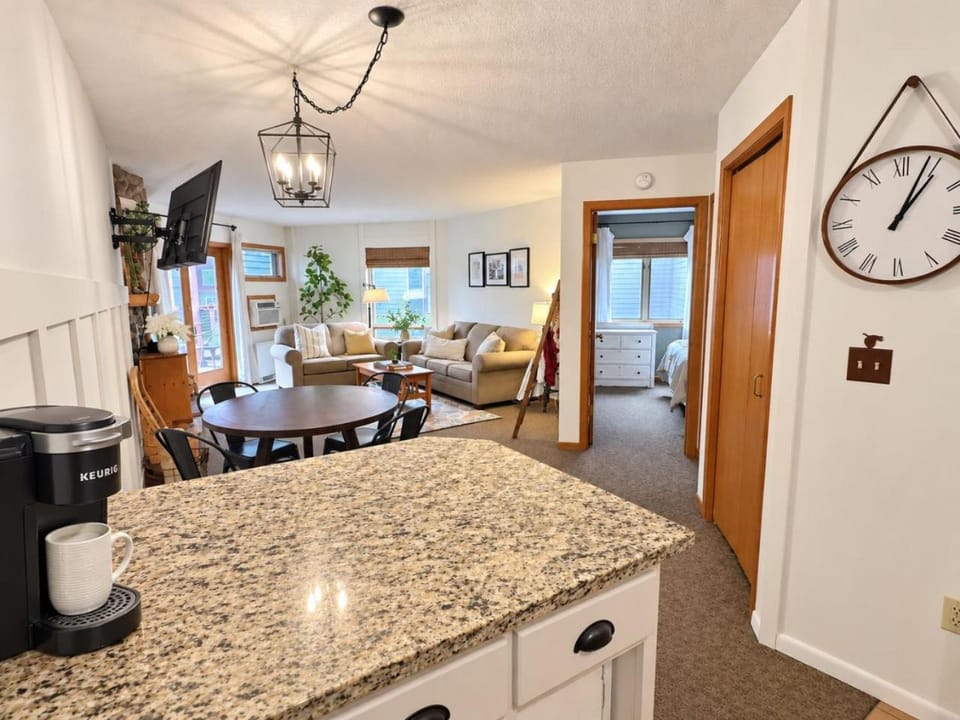 Aspen Cottage Ski In Ski Out 1BR at Lutsen Mtn House in Lutsen