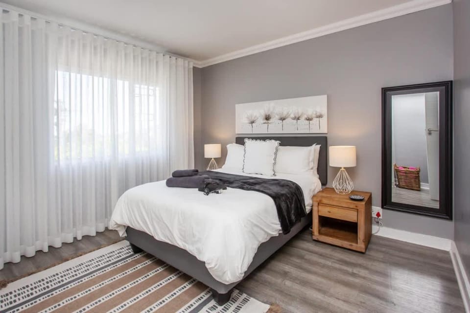 Sea Point Gem - Beautiful 2Bedr secure parking Apartment in Sea Point