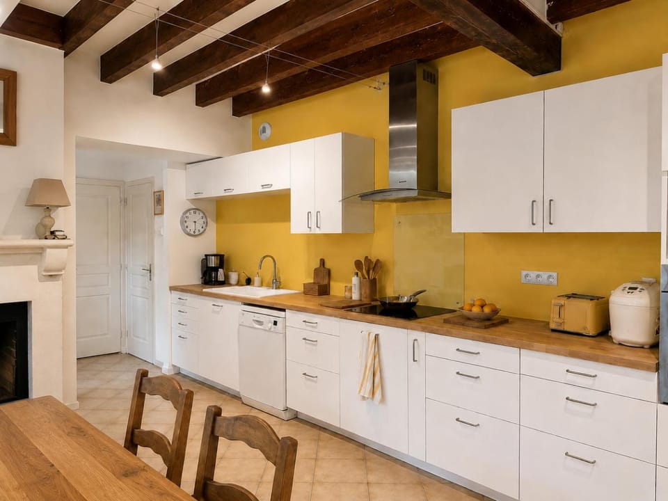 Coffee/tea facilities, Kitchen or kitchenette, dishwasher, minibar, oven, stove, toaster