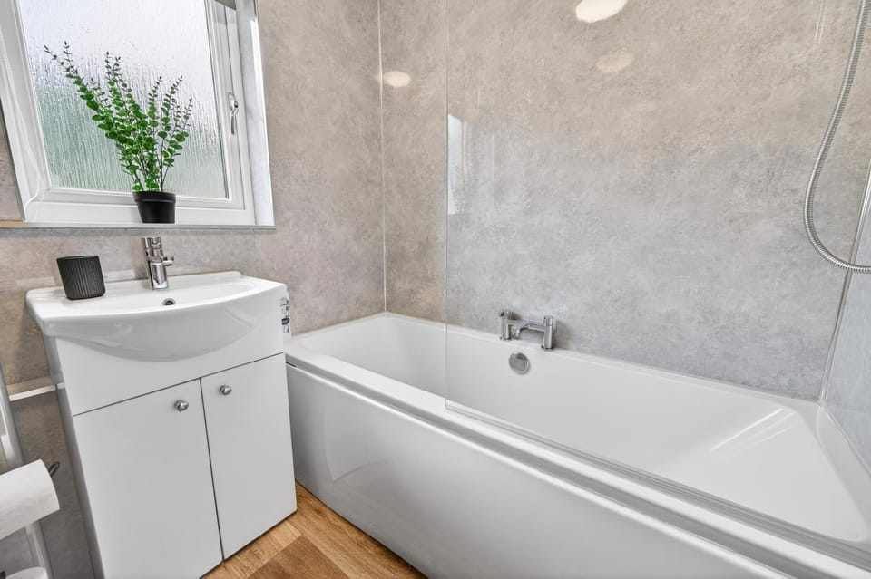 Shower, Toilet, Bathroom, Bath
