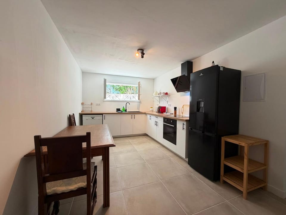 Dining area, Meals, kitchen