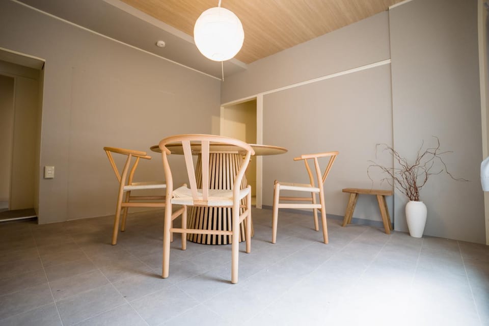 Seating area, Dining area