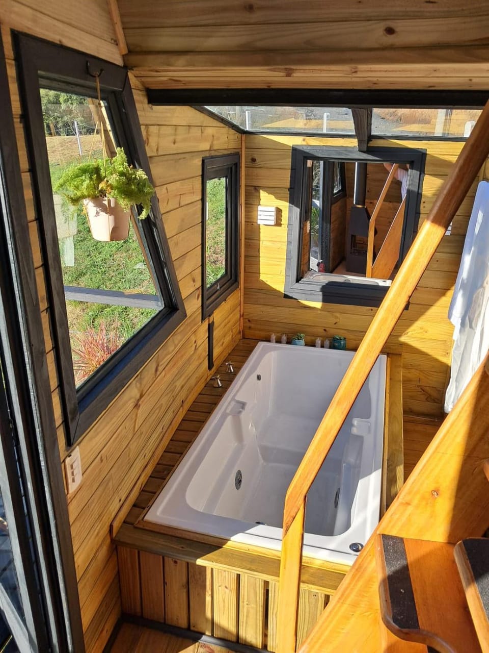 Hot Tub, Bath