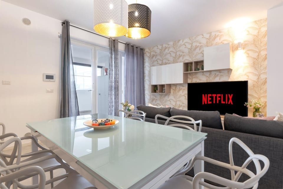 Up to 16 Guests - 3 Separate Apartments in One Building Apartment in Polignano a Mare