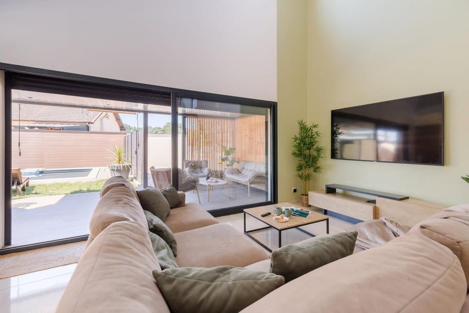 Lounge or bar