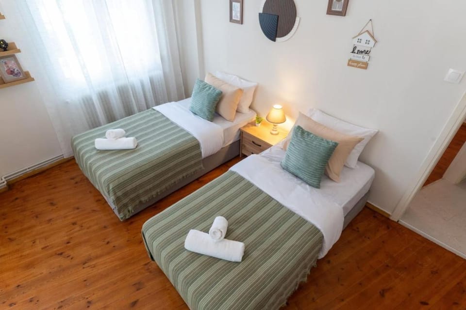 Spacious Modern Suite in the Heart of Center Apartment in Thessaloniki