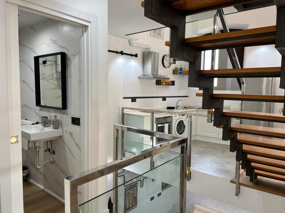 Bathroom, Kitchen or kitchenette, dishwasher, washing machine, dryer