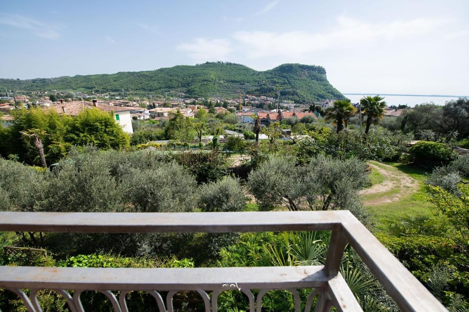 Nearby landmark, Natural landscape, Mountain view