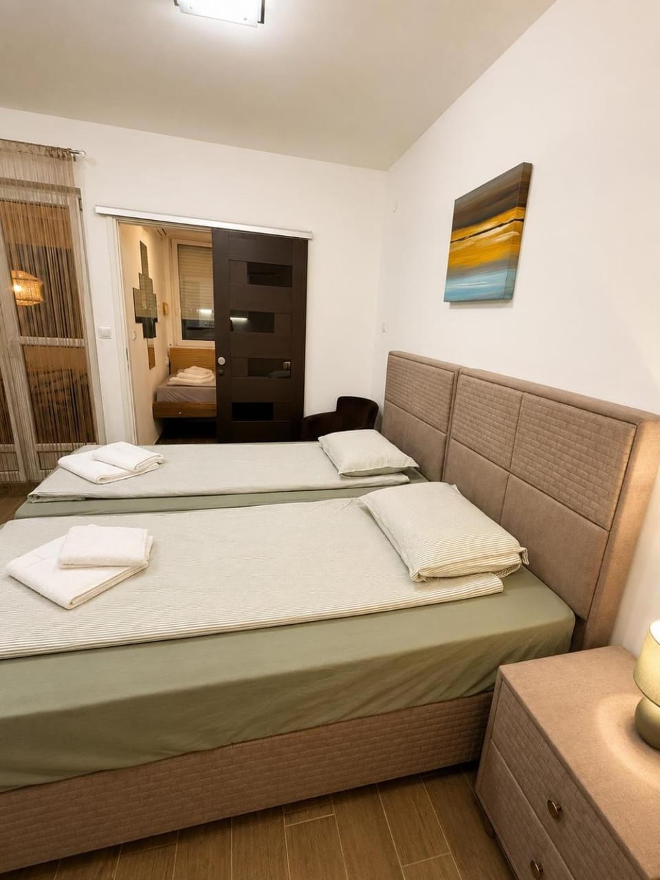 Bed, Photo of the whole room, Seating area, Bedroom