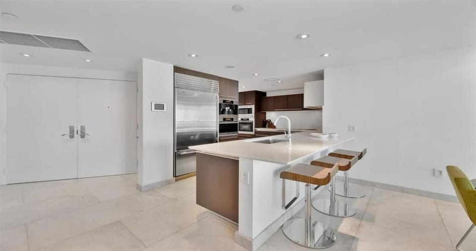 Coral Reverie Suite Apartment in Sunny Isles Beach