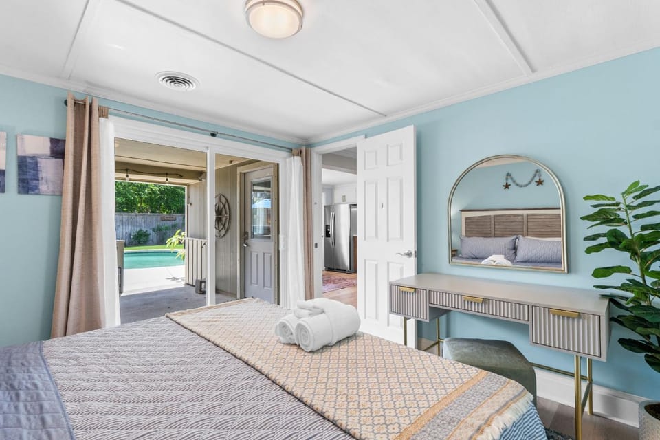 Bed, Bedroom