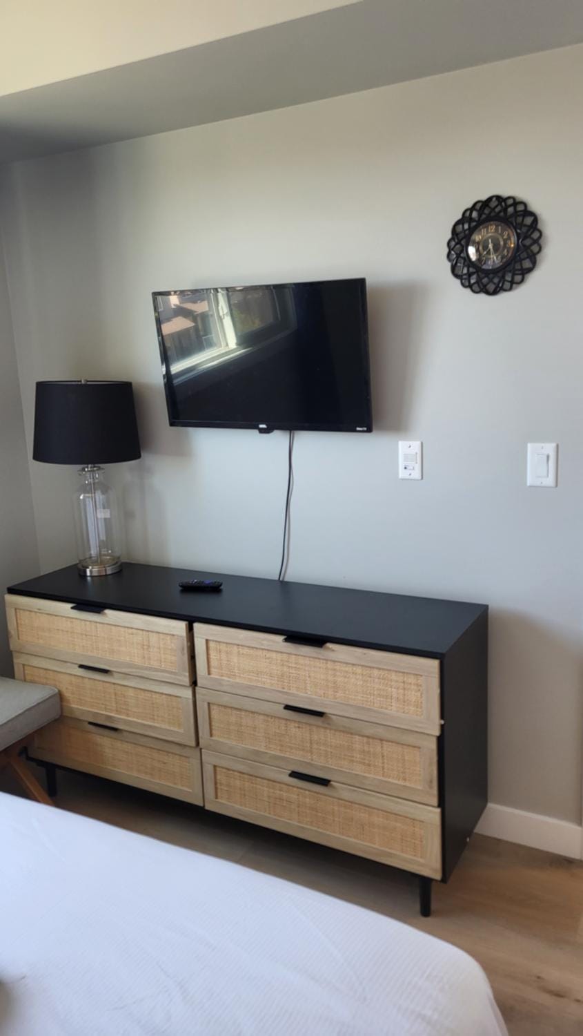 Heavenly Rest by JC Apartment in Edmonton