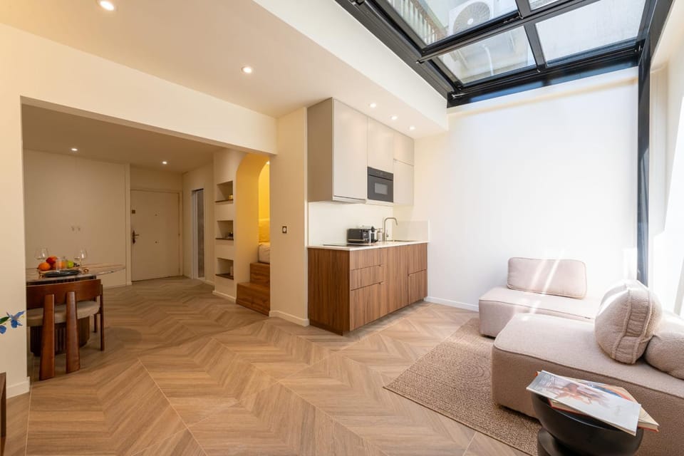 Kitchen or kitchenette, Living room, Seating area