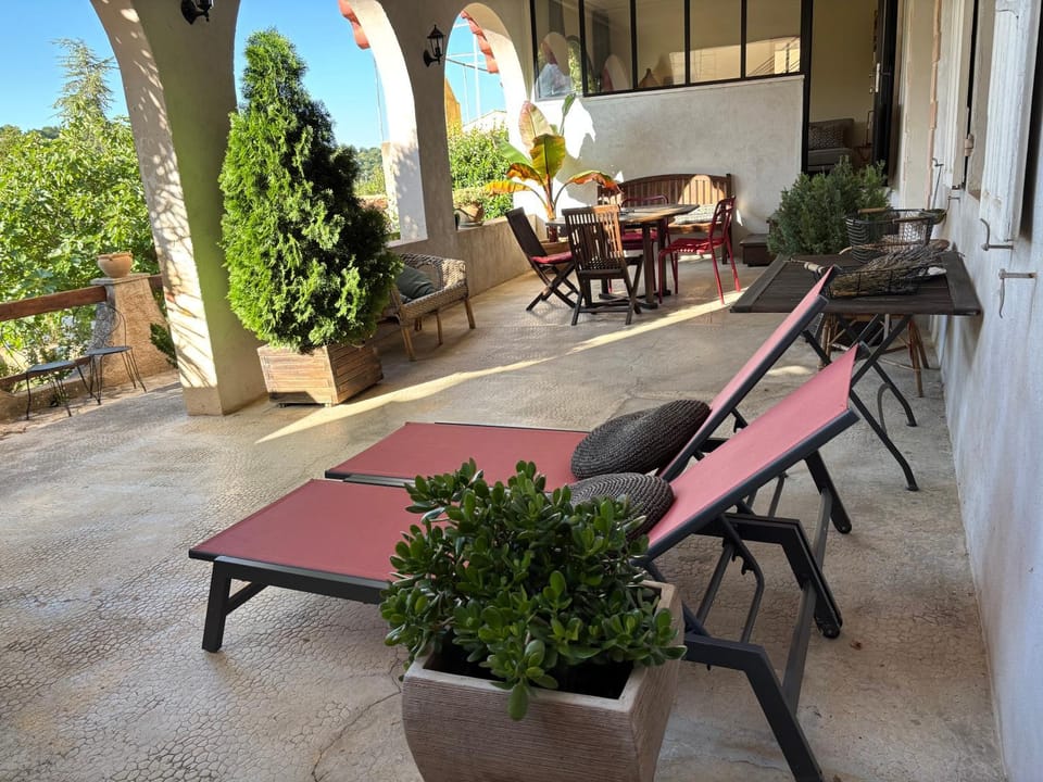 Patio, View (from property/room), Dining area, sunbed