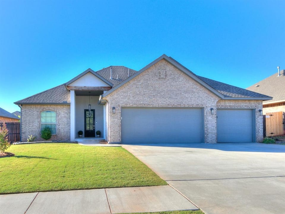 Modern Comfort on SE 38th St House in Norman