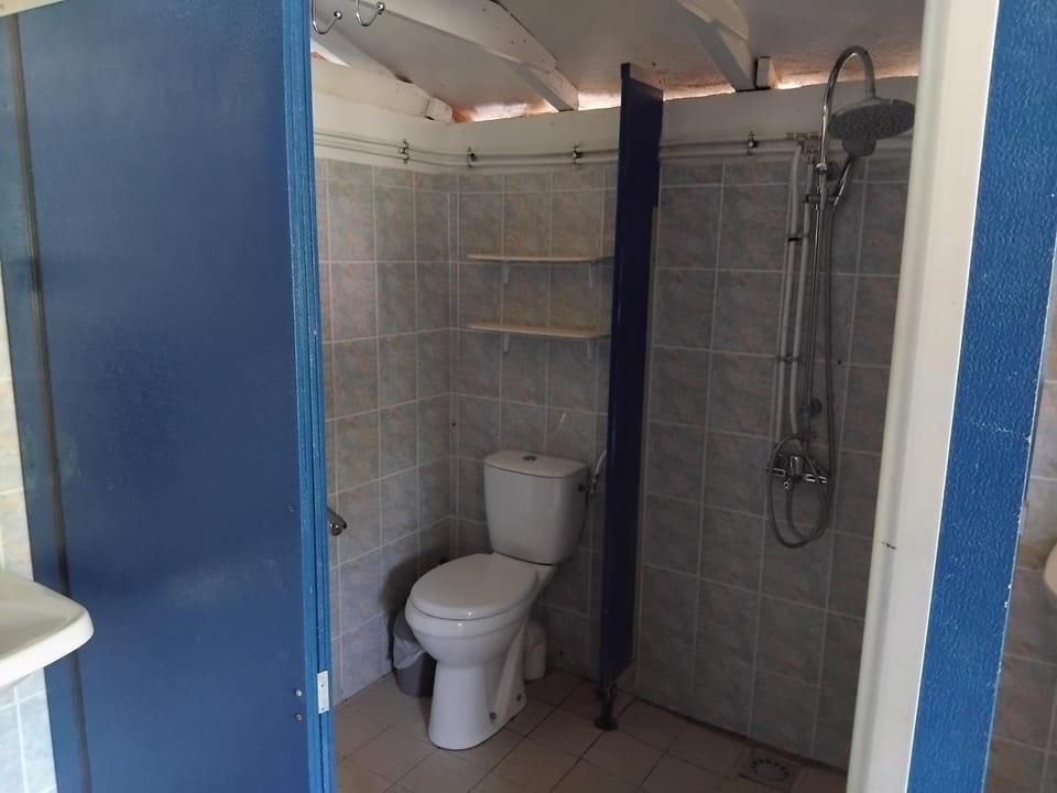 N1 Emplacement tente van camping-car Campground/ 
RV Resort in Occitanie