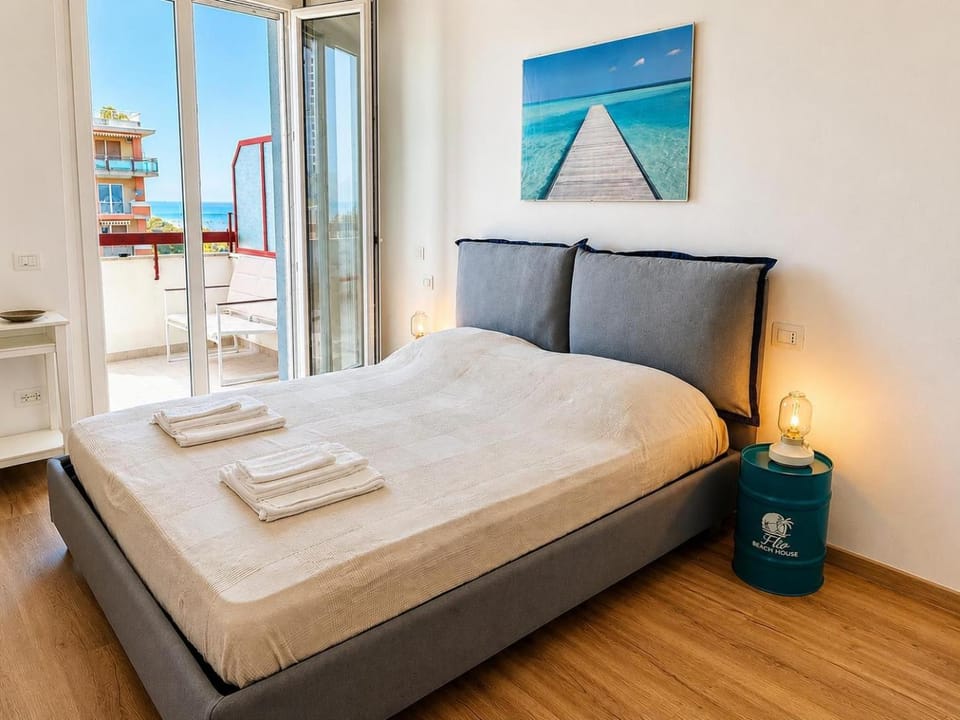 View (from property/room), Bedroom, Sea view