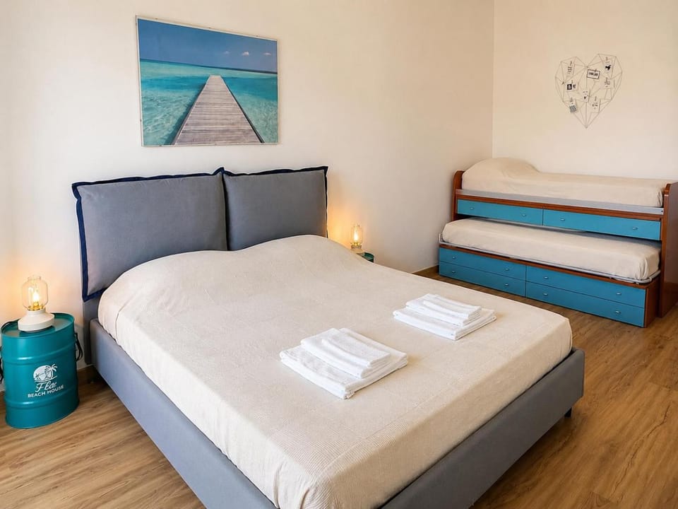 Bed, Decorative detail, Bedroom, bunk bed