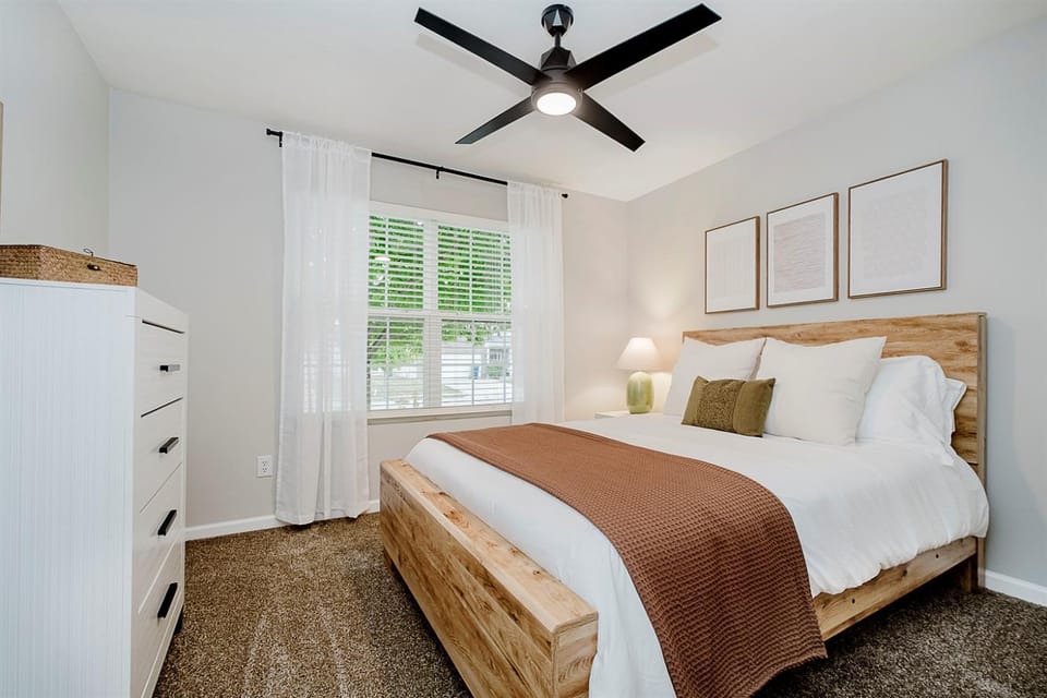 Elegant Comfort in Noblesvilles Timber Ridge! Country House in Noblesville