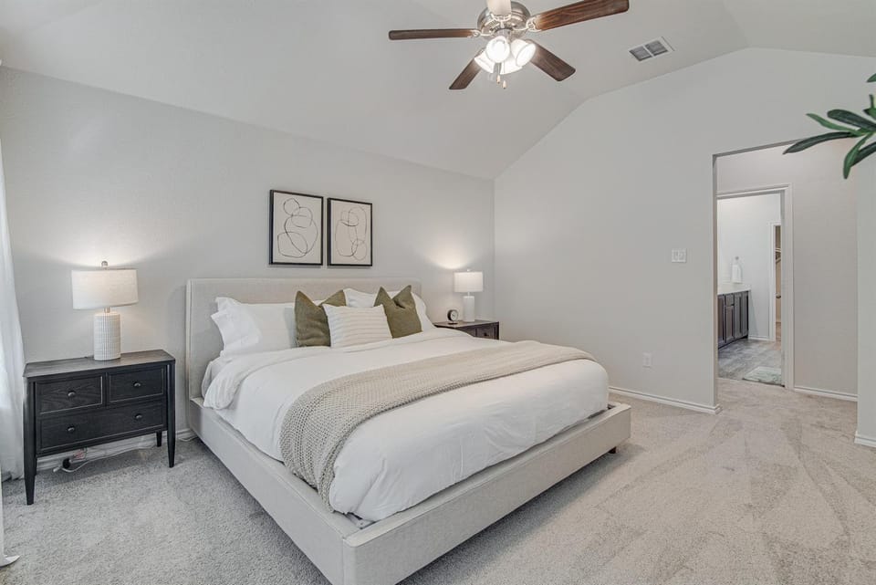 A Modern Gem for Families on the Move House in Burleson