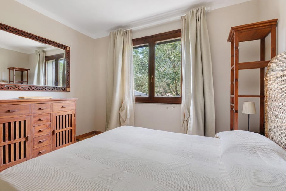 Property building, Living room, Bedroom