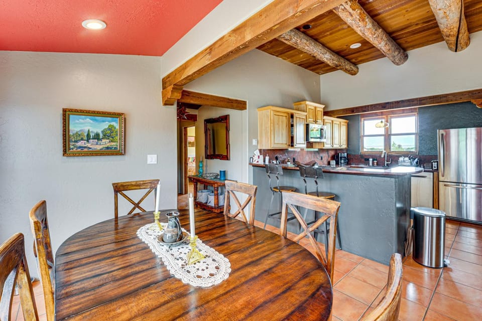 Adobe-Style Taos Home with Great Views! House in Ranchos De Taos
