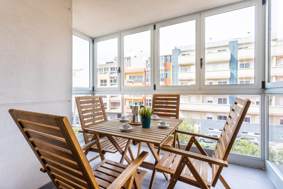 Balcony/Terrace, Dining area, Street view