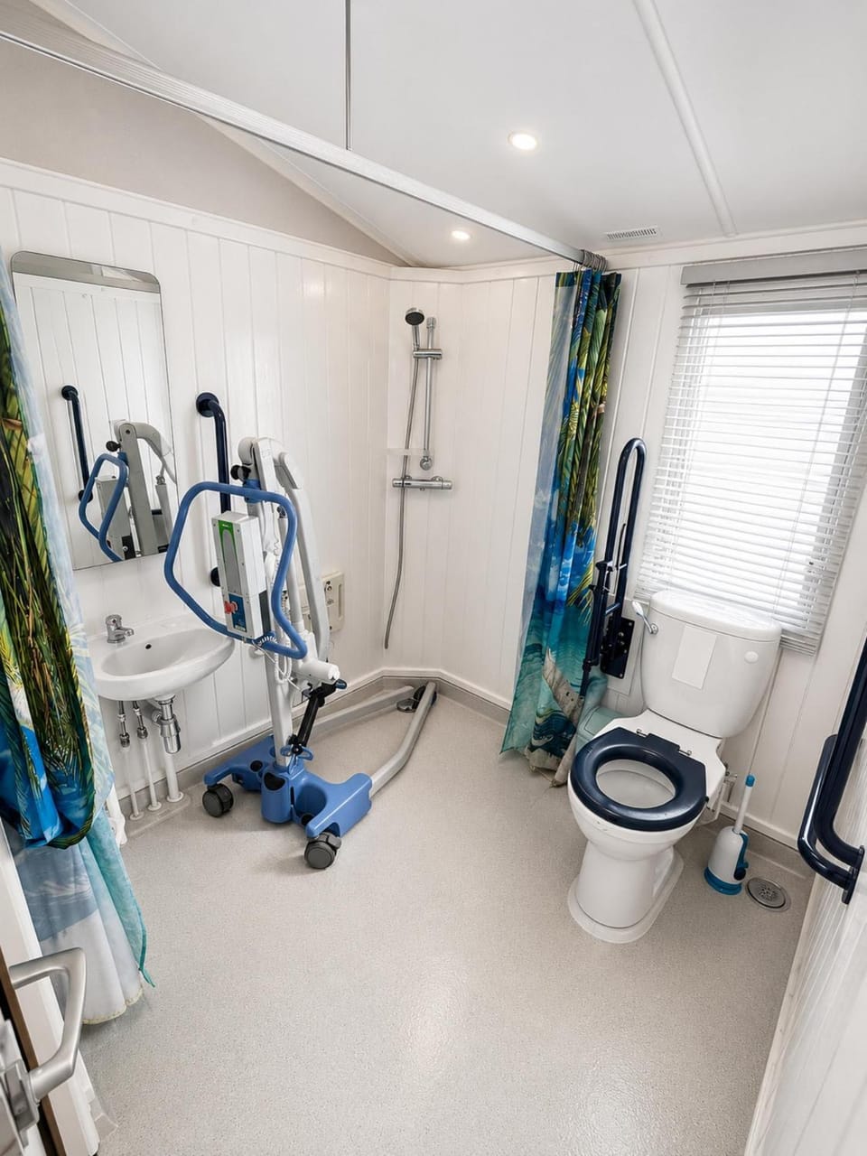 Shower, Toilet, Bathroom, Fitness centre/facilities, Photo of the whole room