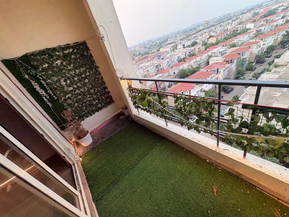 Skyline suites Apartment in Uttar Pradesh