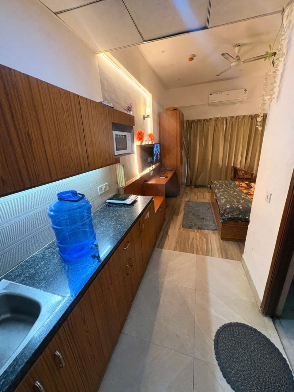 Skyline suites Apartment in Uttar Pradesh