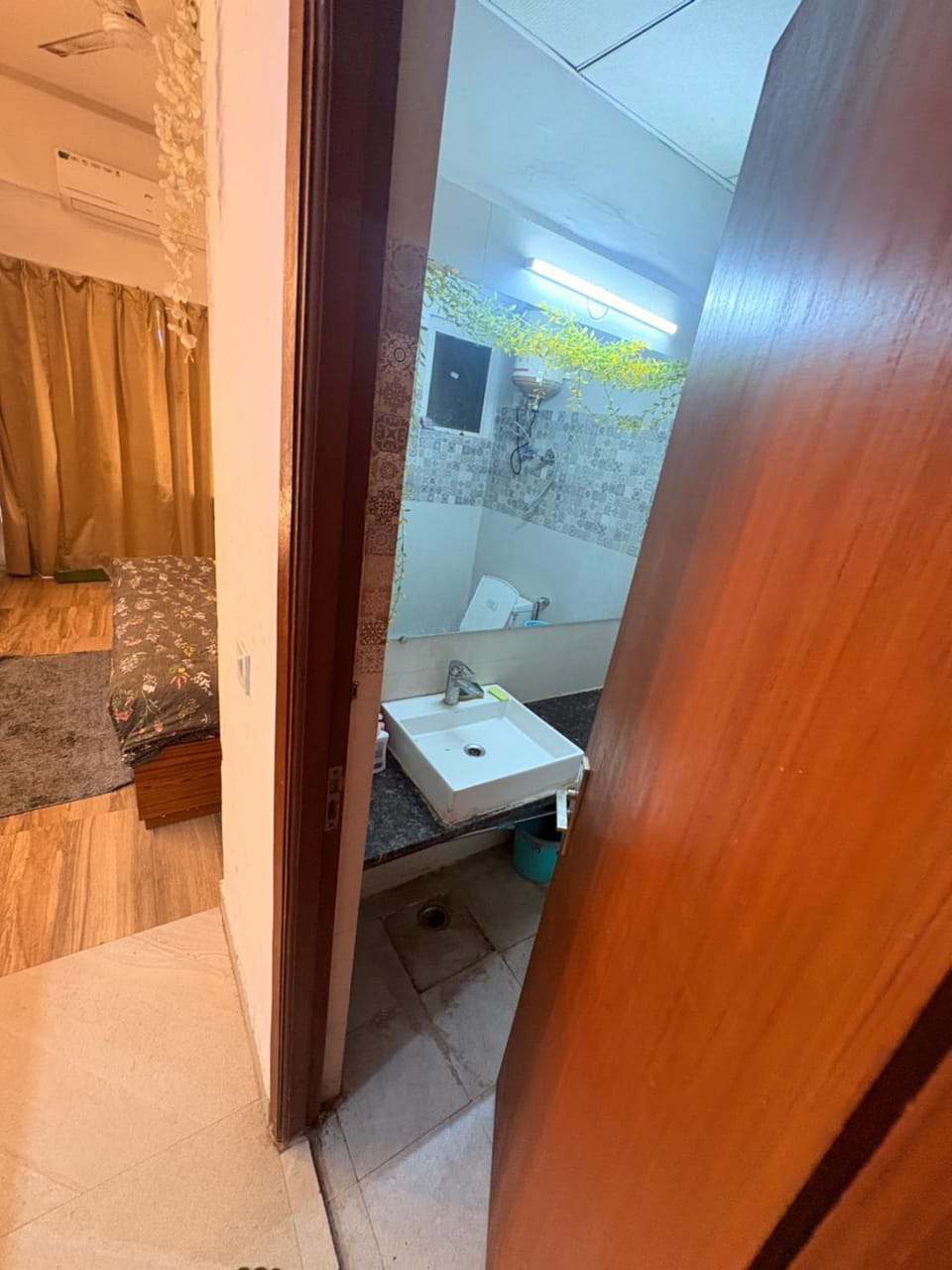Skyline suites Apartment in Uttar Pradesh