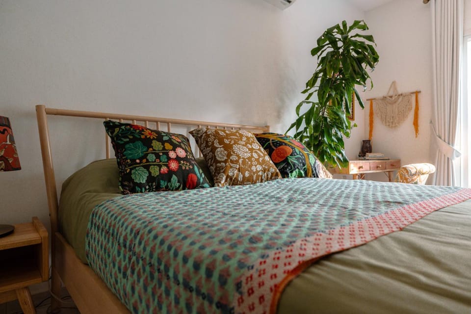 Little Jaipur Jumeirah Garden Guestroom Bed and Breakfast in Dubai