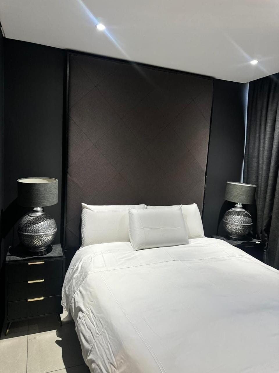 Luxury Harbor Front Oasis at The Spinnaker Apartment in Durban