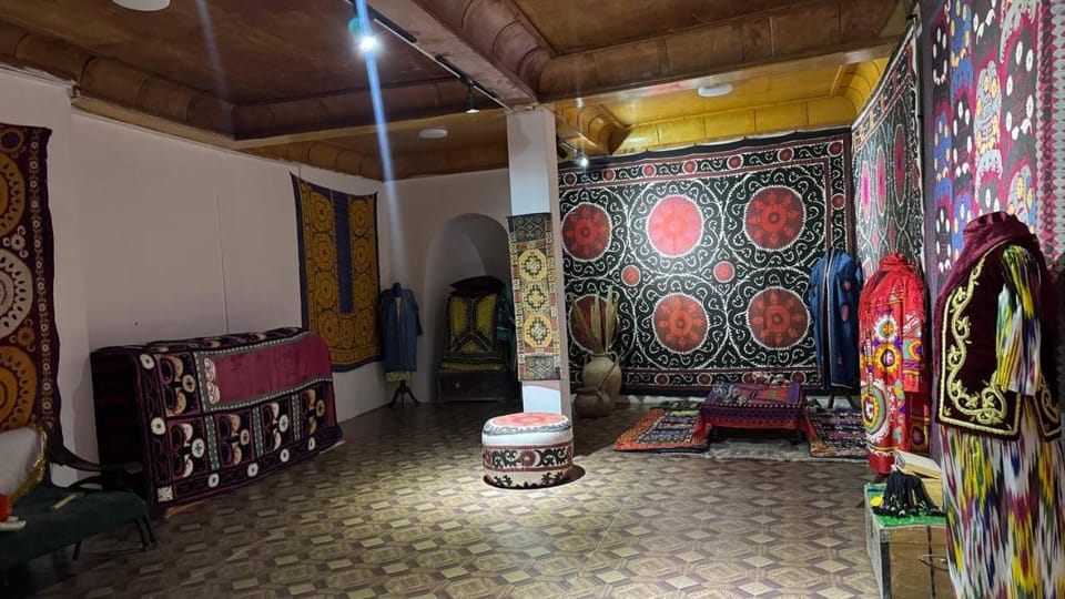 Living room, Photo of the whole room, Seating area