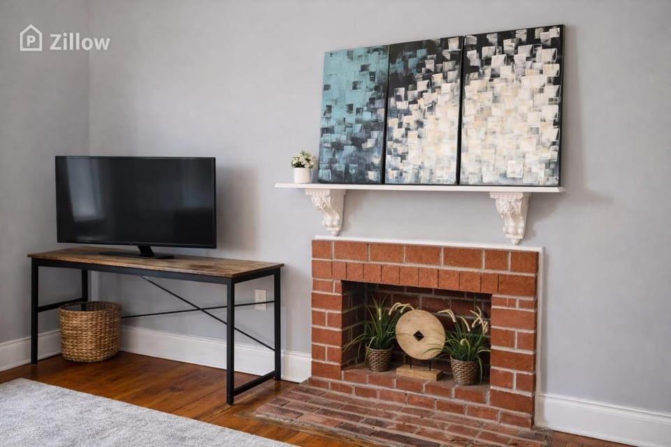 By Walnut Street Near Pitt, CMU, UPMC, 3Parking Spots Apartment in Shadyside