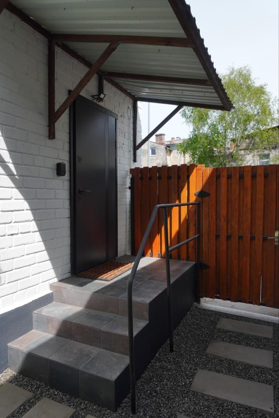 Facade/entrance