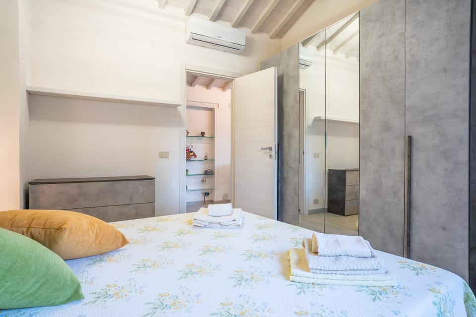 Bed, Photo of the whole room, Bedroom, towels, wardrobe