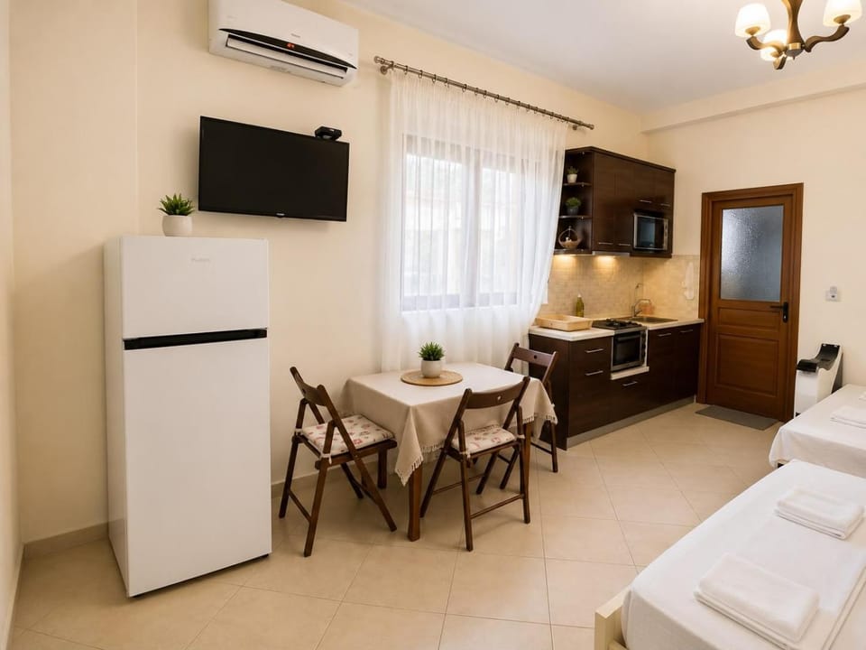 Golden Rose Bed and Breakfast in Ksamil