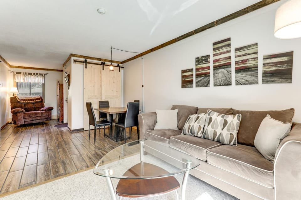 Walk to Weirs Beach! Family Escape w/ Balcony House in Laconia