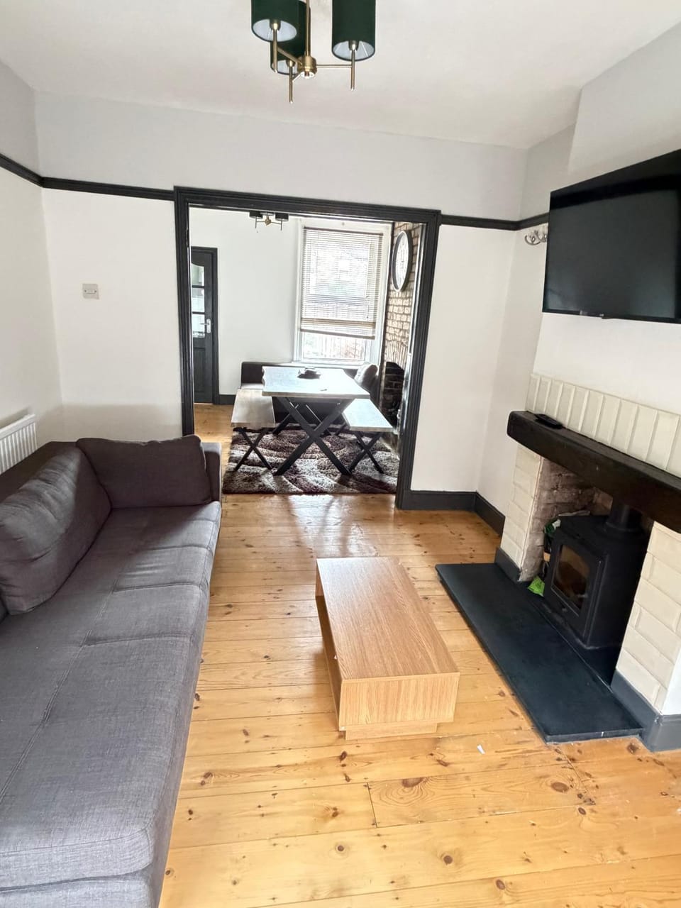TV and multimedia, Living room, Seating area, Dining area, fireplace