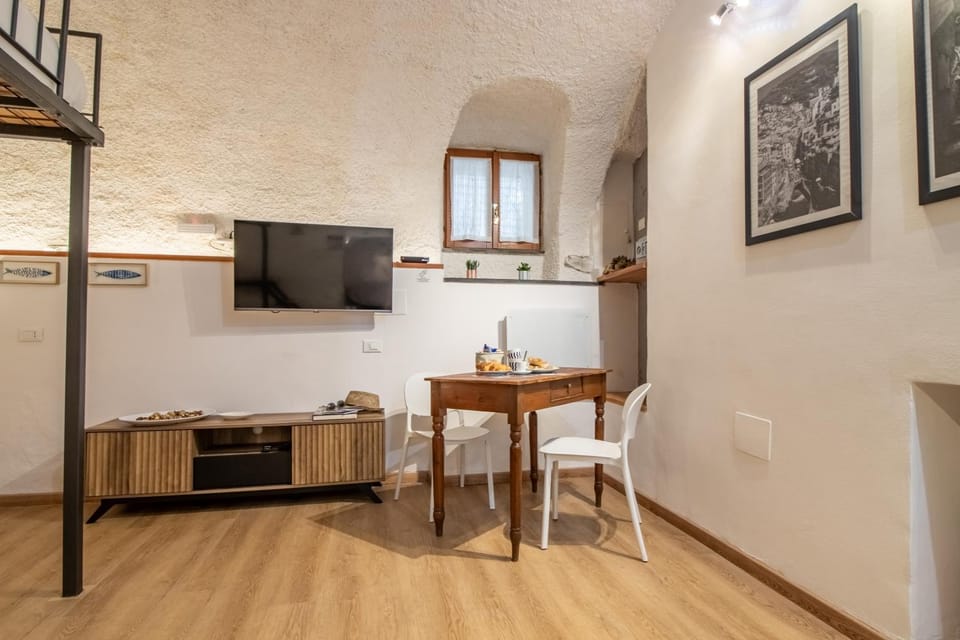 TV and multimedia, furniture