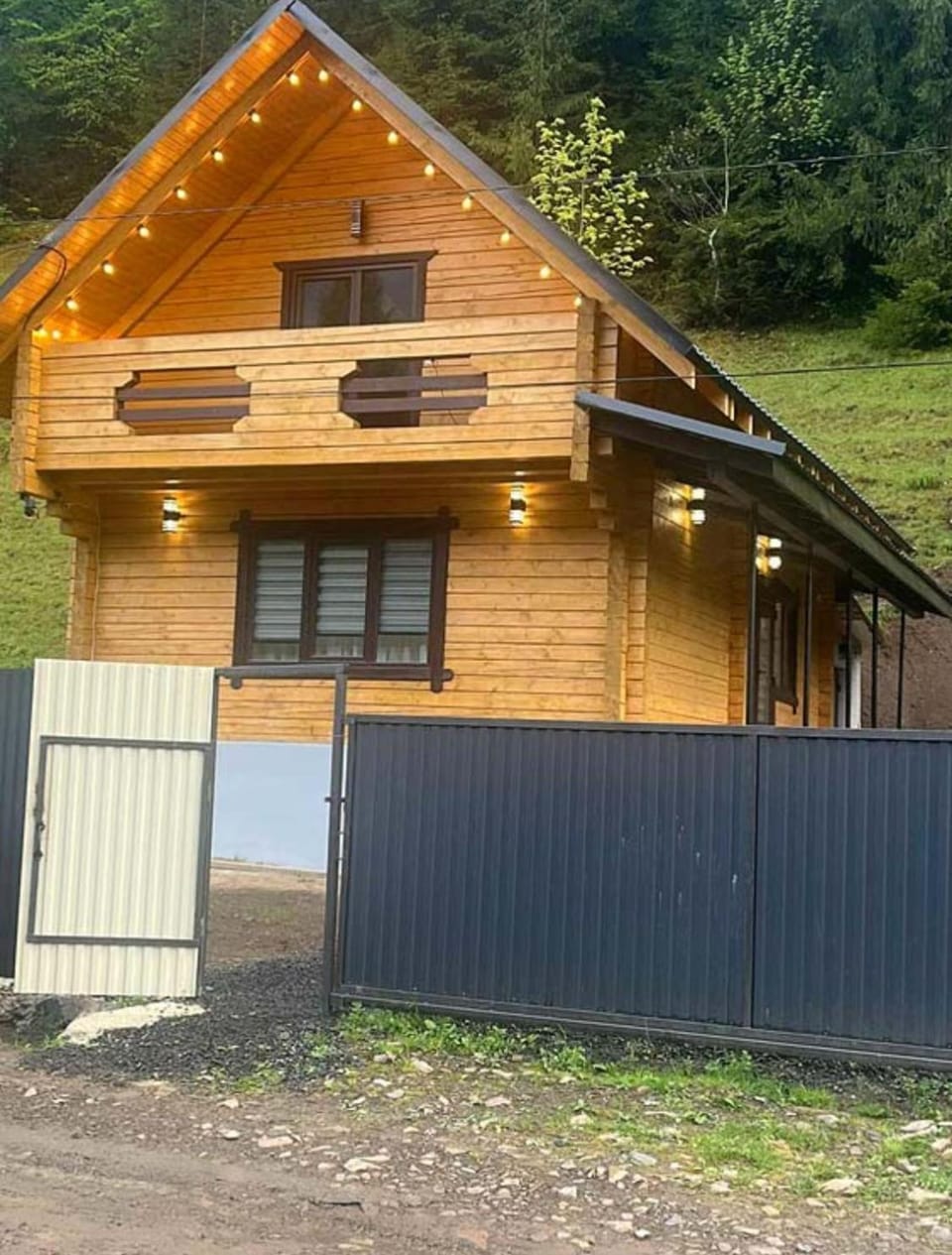 Лісова Хатинка 2 House in Ukraine